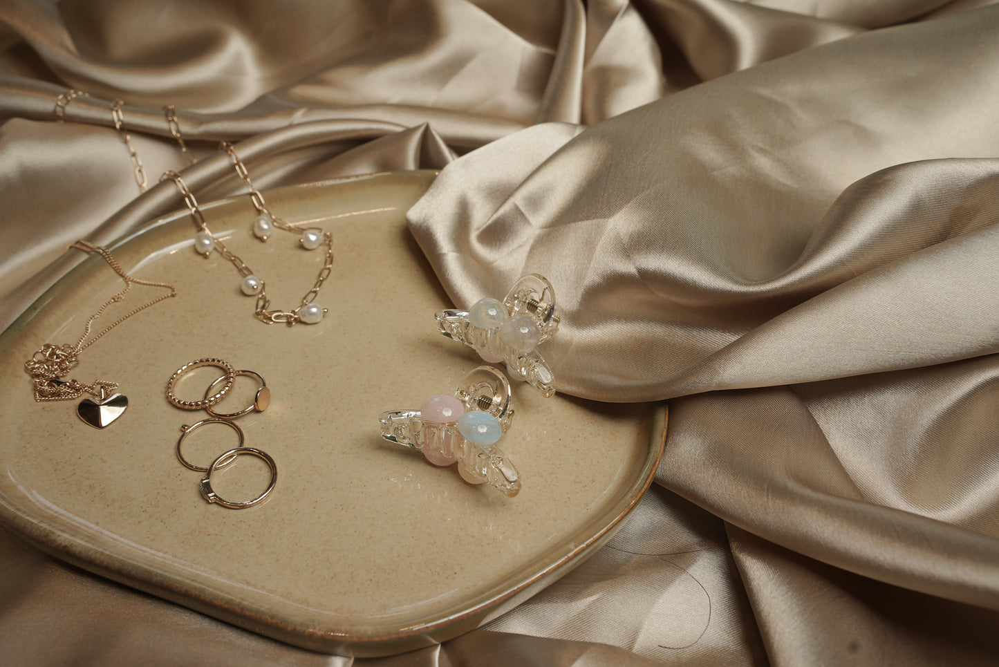 Small dual pastel claw