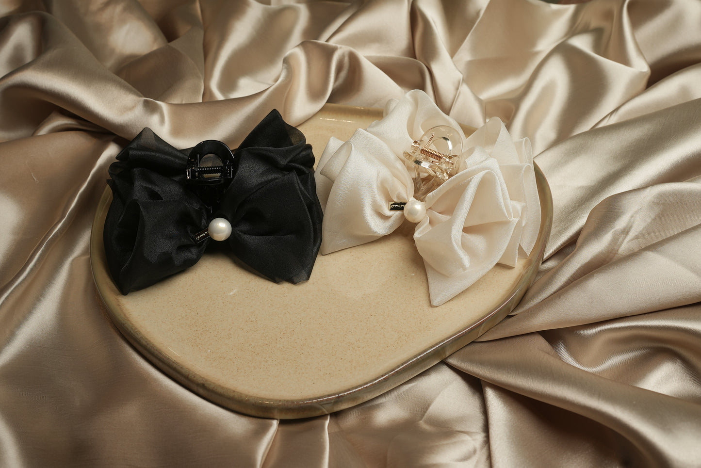 Midnight & Ivory Bow Claw