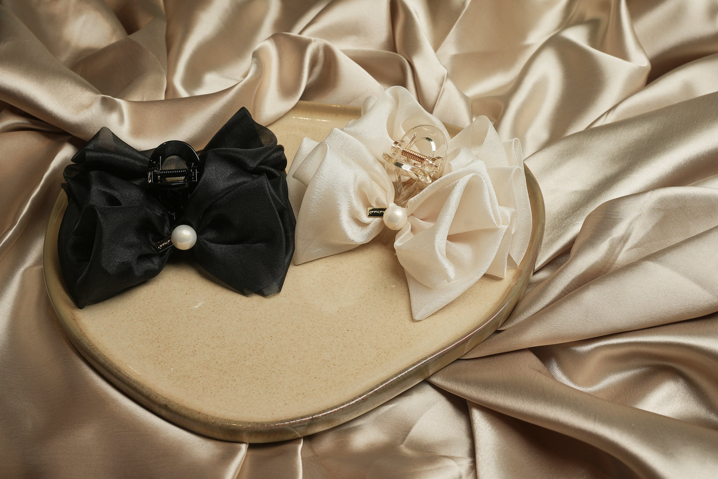 Midnight & Ivory Bow Claw