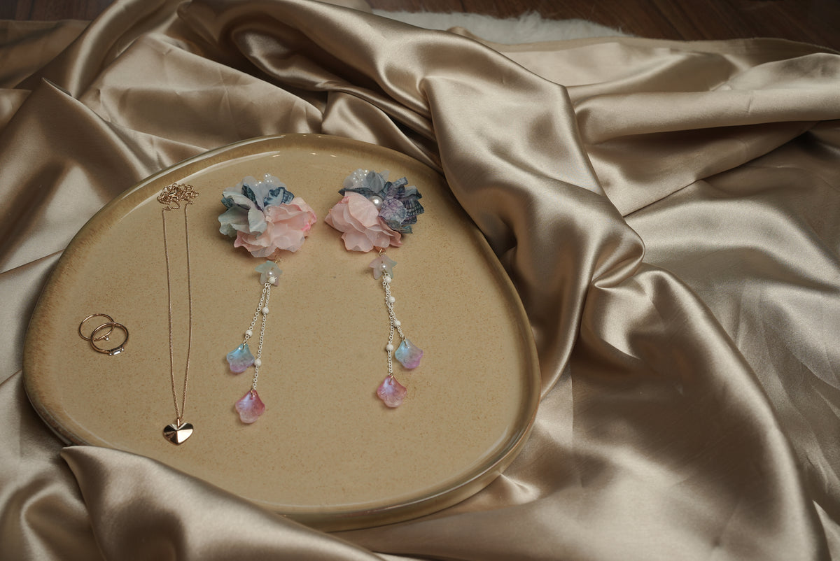 Floral Dangling Clip