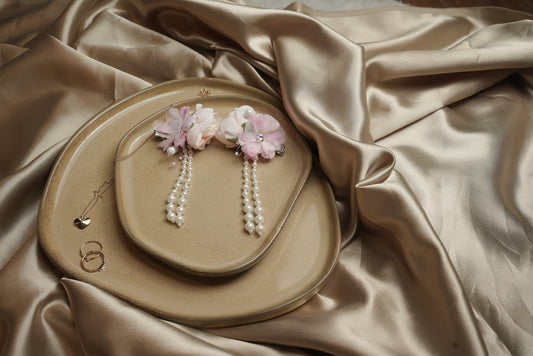 Floral Pearl Dangling Clip