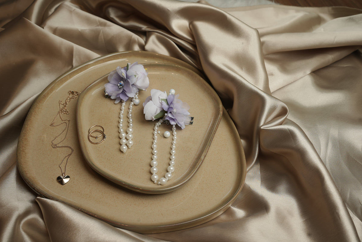 Floral Pearl Dangling Clip