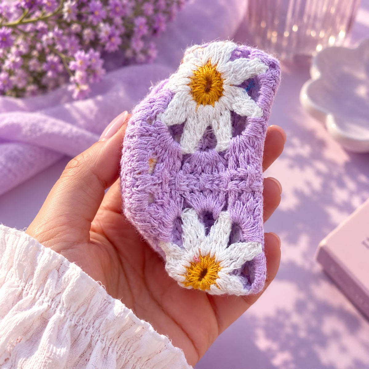 Everyday Icon Crochet Claw - Large