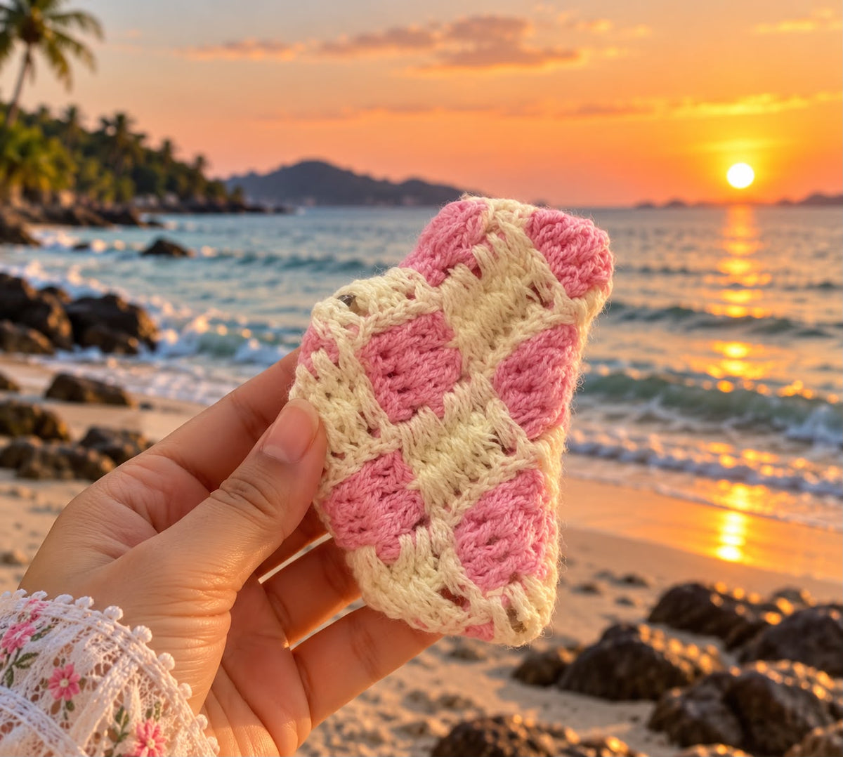 Sweetheart Crochet Claw - Medium